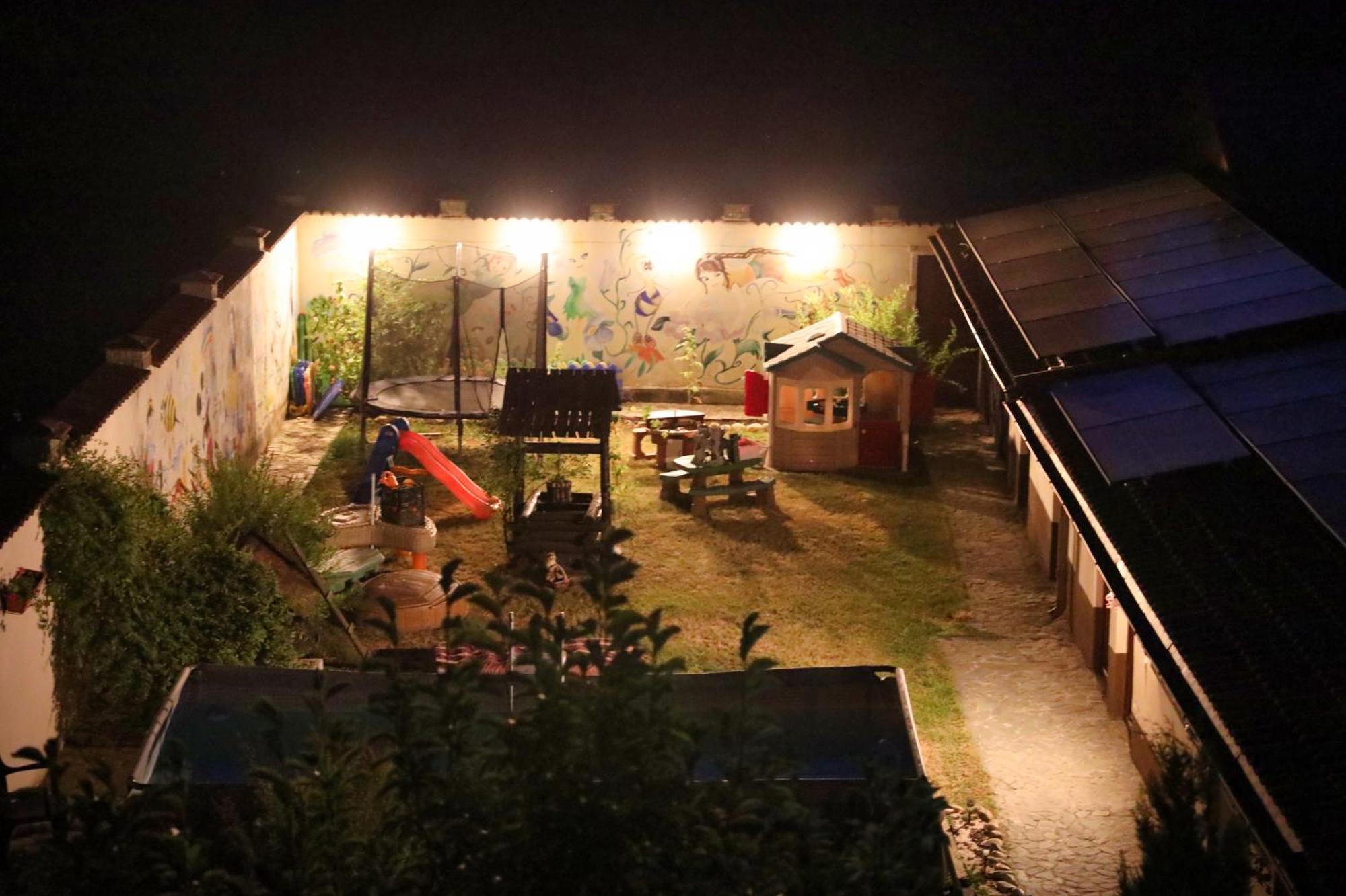 Pensiunea Giovani Târgu Jiu Exterior photo