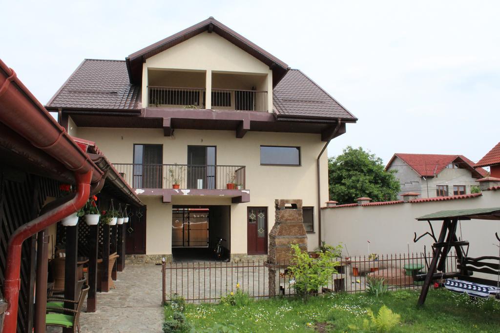 Pensiunea Giovani Târgu Jiu Exterior photo