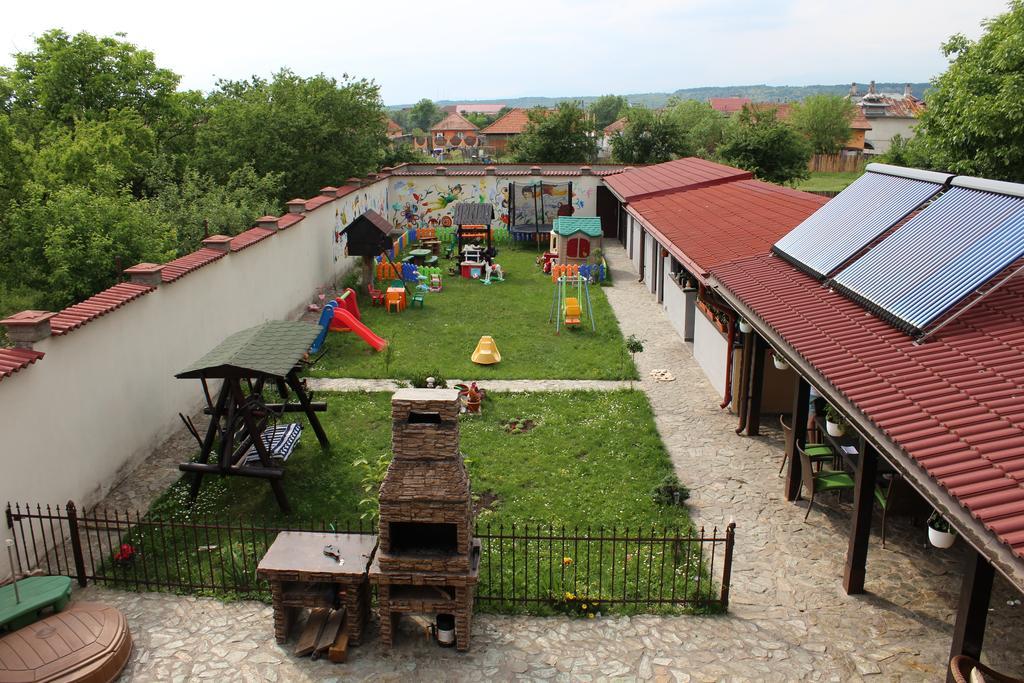 Pensiunea Giovani Târgu Jiu Exterior photo